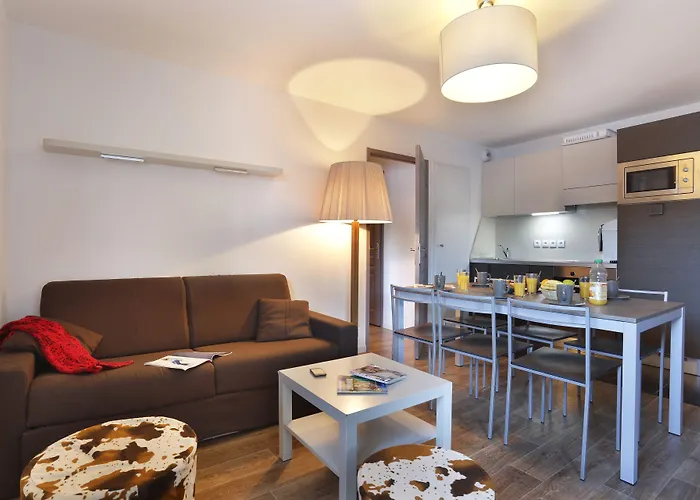 Hotel apartamentowy Vacanceole - Au Coeur Des Ours 3*